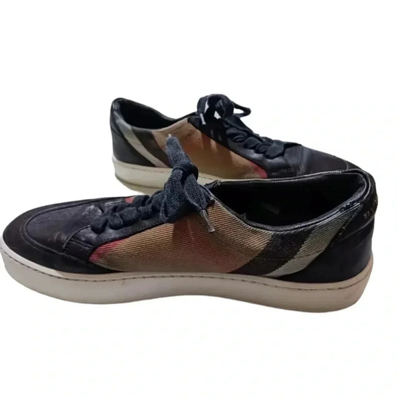 Burberry women’s shoes size 38 - Picture 3 of 12